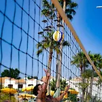 아파트 Golden Club Cabanas- House With View, Pools And Private 타비라