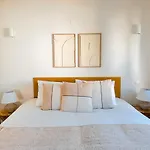 Golden Club Cabanas- House With View, Pools And Private 아파트 타비라