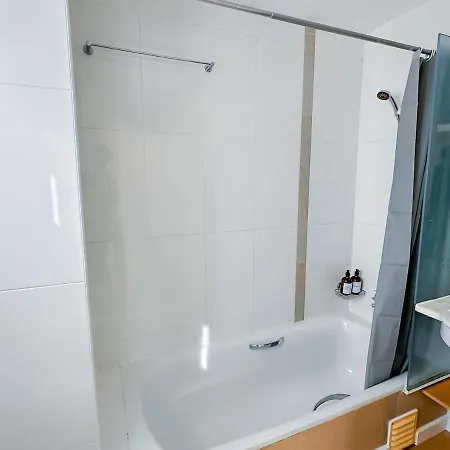 Golden Club Cabanas- House With View, Pools And Private Apartment