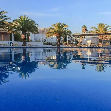 Golden Club Cabanas- House With View, Pools And Private شقة